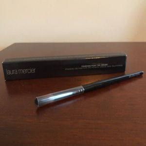 LAURA MERCIER Finishing Pony Tail Brush